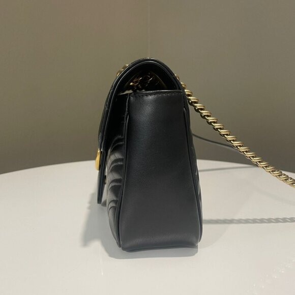 "Super pretty, elegant, authentic GUCCI marmont Crossbody bag. In excellent bran - Picture 5 of 7